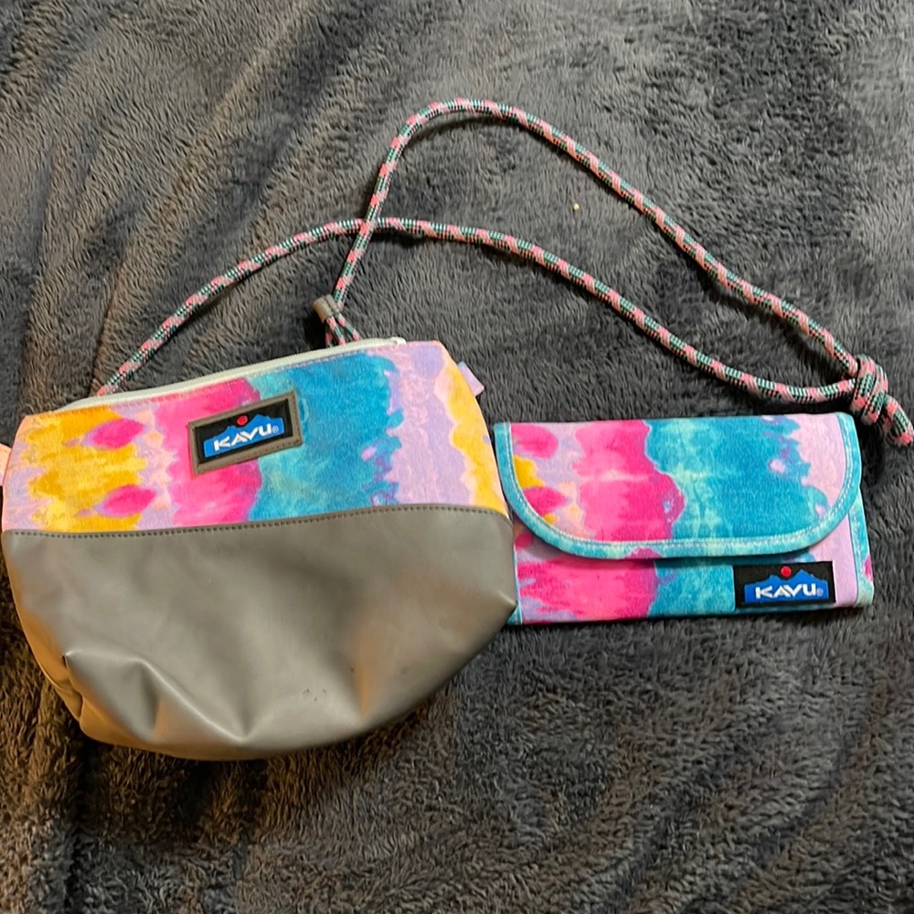 Kavu cross body and wallet like new